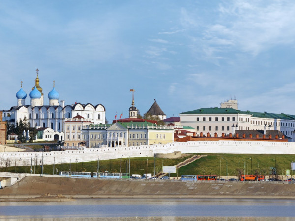 Погода реальном времени казань. Весенняя Казань. Казань весной фото. Весенняя Казань фото.